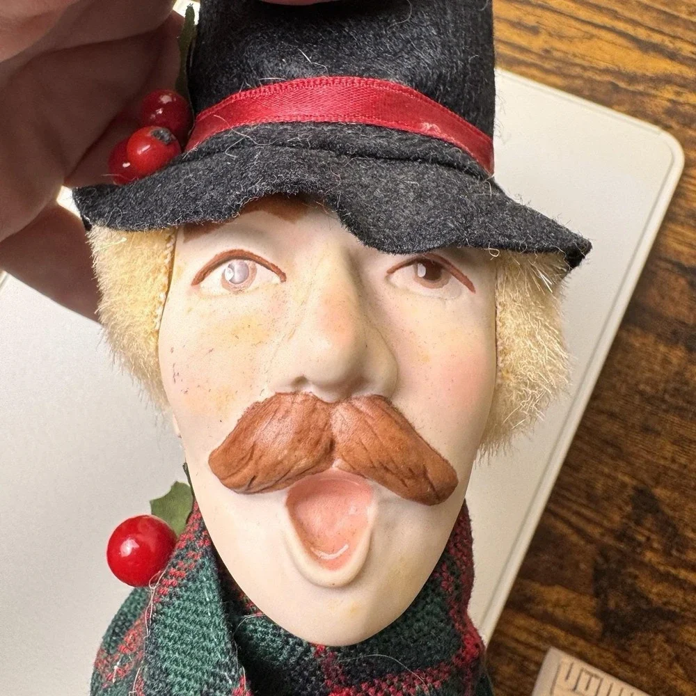 Vintage‎ Victorian Caroler Head Christmas Ornament Top Hat Plaid Scarf Singing